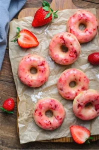 bánh donut thơm ngon tại tiệm bánh nhỏ xinh